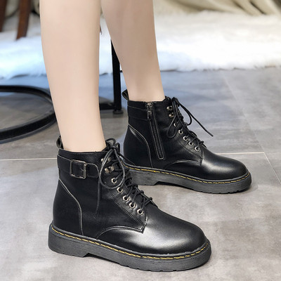 Női bőr téli csizma lapos talppal, fekete színben