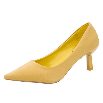 Modern női cipő hegyes modell, sarokkal, zöld, fehér, fekete és sárga színben