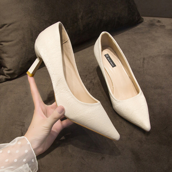 Modern női cipő hegyes modell, sarokkal, zöld, fehér, fekete és sárga színben