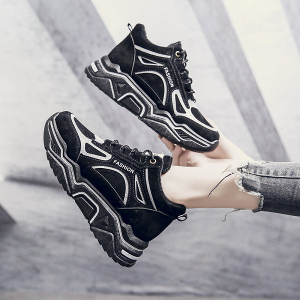 Adidași casual de damă cu talpă înaltă și aspră, în negru și bej