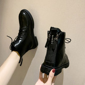 Női őszi-téli csizma cipzárral és lapos talppal ökobőrből fekete színben