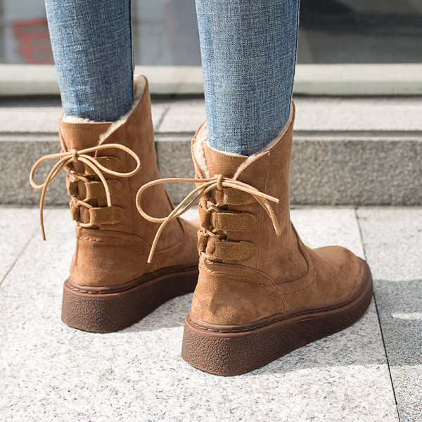 Női őszi-téli csizma öko velúrból, lapos talppal bézs és fekete színben