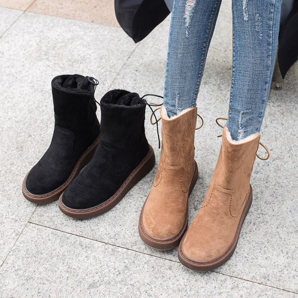 Női őszi-téli csizma öko velúrból, lapos talppal bézs és fekete színben