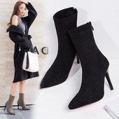 Cizme de dama moderne model ascutit cu toc subtire in negru si bej