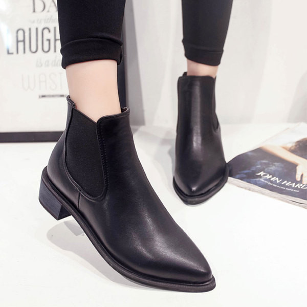 Cizme dama piele model ascutit potrivite pentru iarna in negru