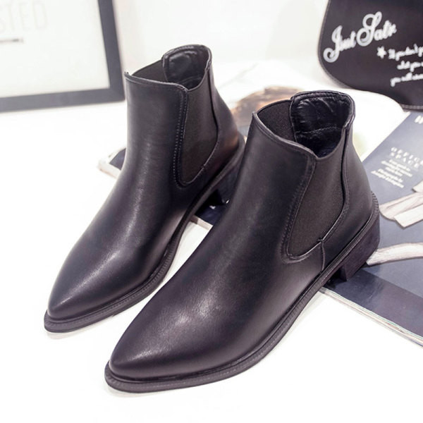 Cizme dama piele model ascutit potrivite pentru iarna in negru