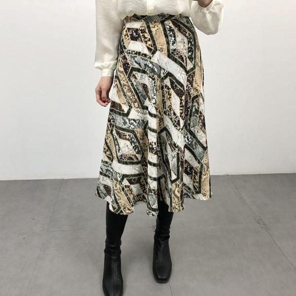 Fusta cu croiala casual cu talie elastica in albastru si maro