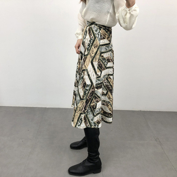 Fusta cu croiala casual cu talie elastica in albastru si maro