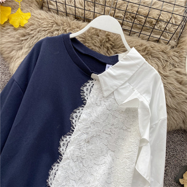 Modern női blúz ovális nyakkivágással és csipkével szürke, fekete és kék színekben