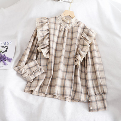 Cămașă de damă în carouri în roșu, bej și maro cu guler jos și bucle