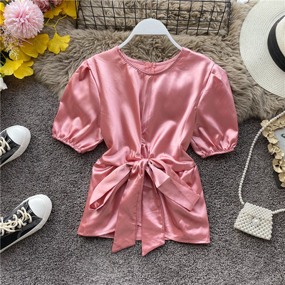 Modern női szatén blúz, hátul szalaggal és cipzárral, különböző színekben