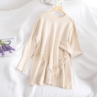 Női széles pulóver modell öt színben, rojtokkal és kerek nyakkivágással