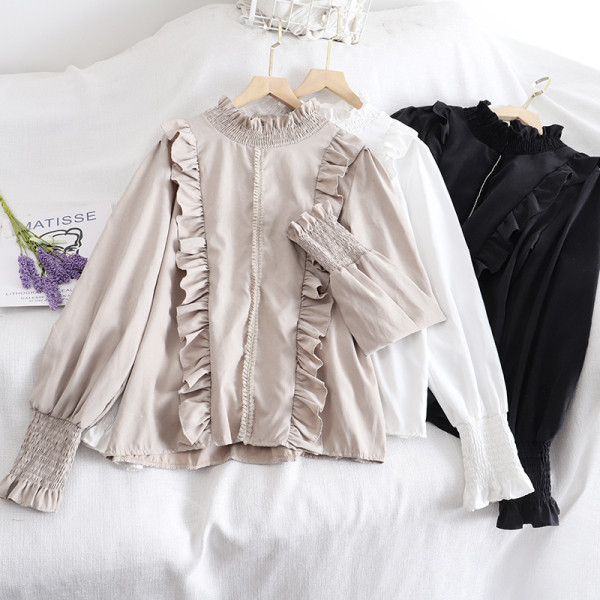 Cămașă de damă în alb, bej și negru cu guler jos și bucle