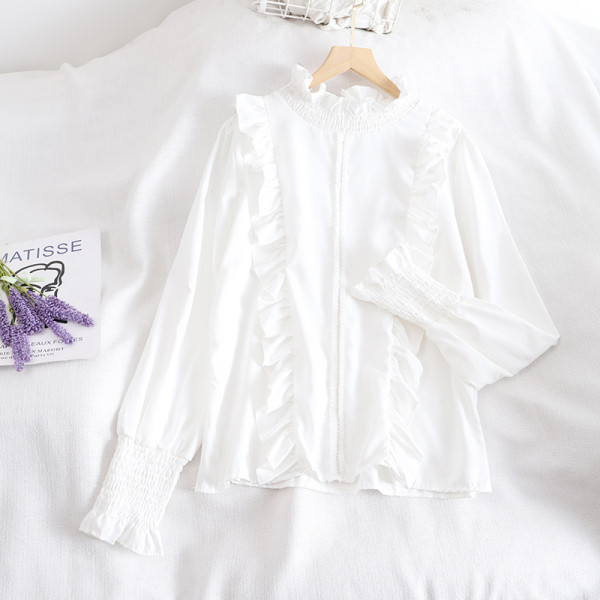 Cămașă de damă în alb, bej și negru cu guler jos și bucle