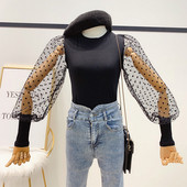 Pulover de dama tricotat cu maneci largi cu puncte in negru, alb, roz si maro