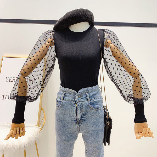 Pulover de dama tricotat cu maneci largi cu puncte in negru, alb, roz si maro