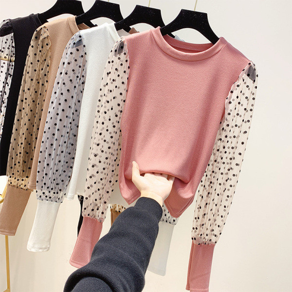 Pulover de dama tricotat cu maneci largi cu puncte in negru, alb, roz si maro