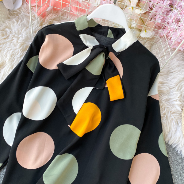 Modern női ing szalaggal és hosszú ujjú fekete, bézs és zöld színben