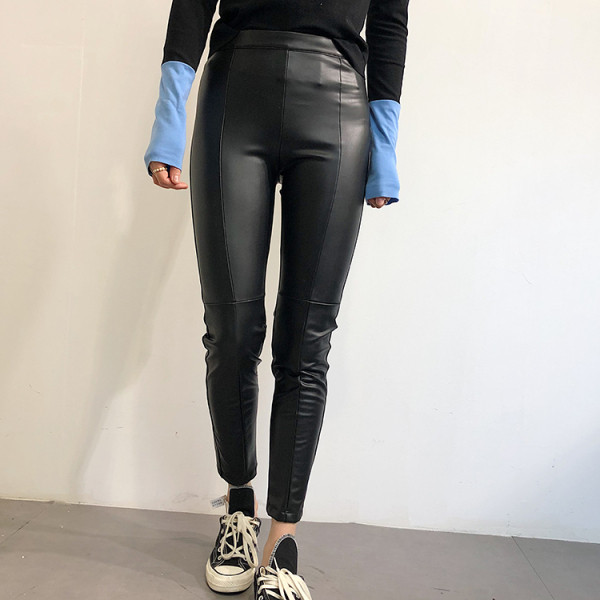 Testre szabott ökobőr nadrág fekete színben, magas derékkal és cipzárral