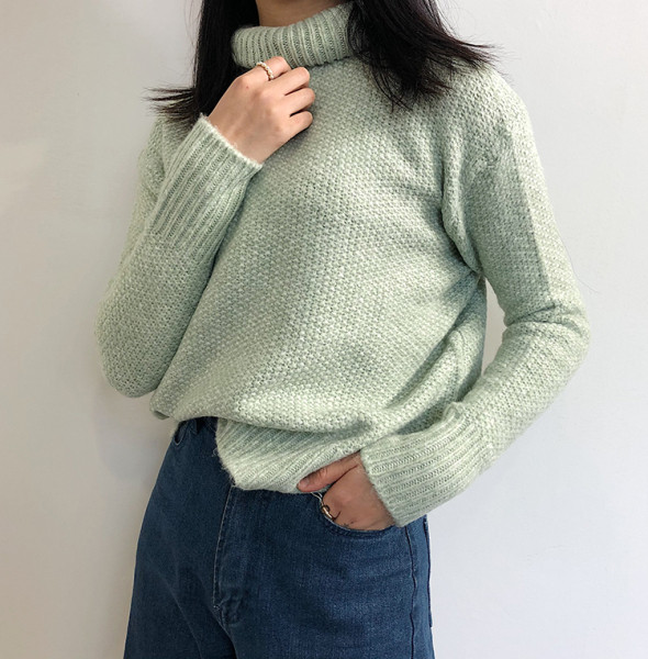 Pulover tricotat de iarna cu guler polo de culoare verde