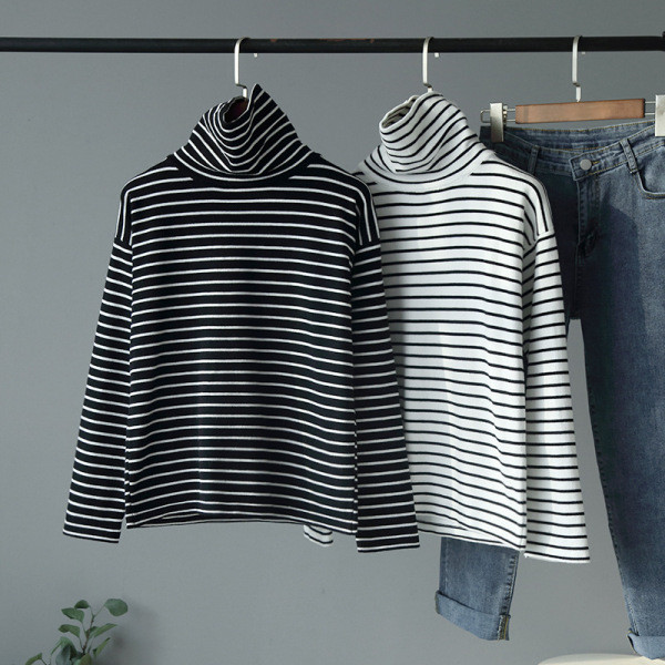 Csíkos női póló fekete-fehér széles modellben