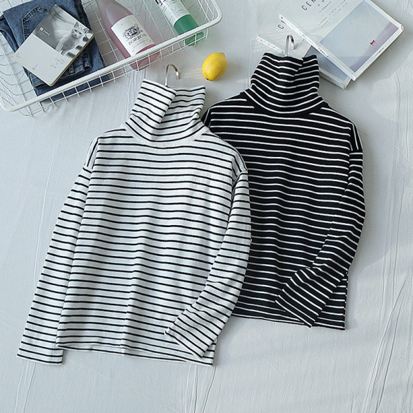 Csíkos női póló fekete-fehér széles modellben