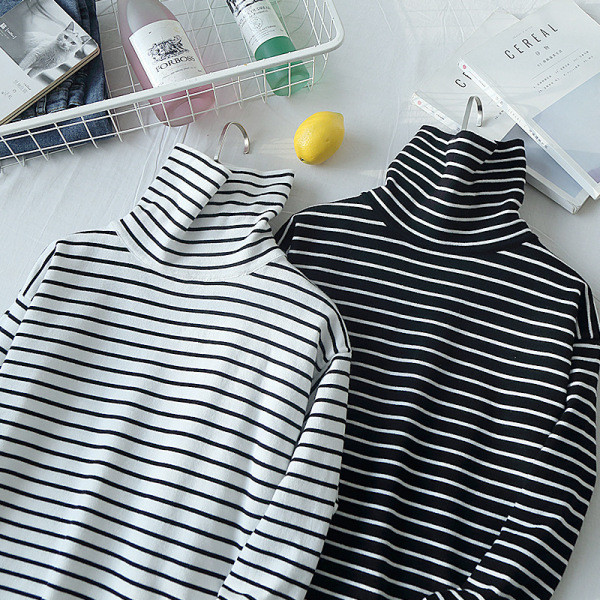 Csíkos női póló fekete-fehér széles modellben