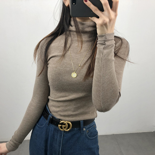 Női testreszabott póló vékony kötéssel szürke, barna és fekete színben