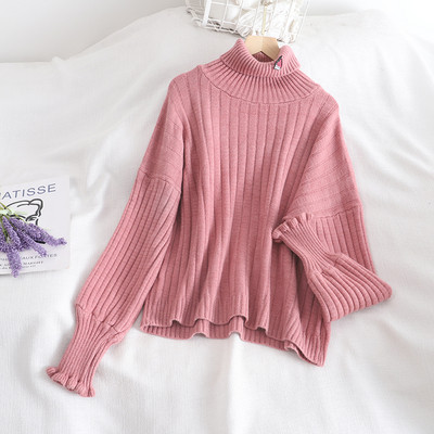 Női pulóver négy színben, széles ujjakkal és hímzéssel