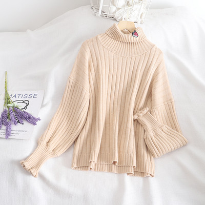 Női pulóver négy színben, széles ujjakkal és hímzéssel