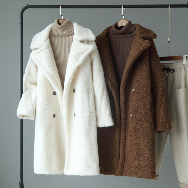 HIT Palton de dama actual model lung in alb si maro