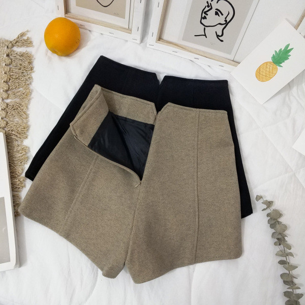 Gyapjú rövidnadrág magas derékkal, barna és fekete színben