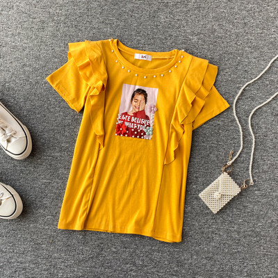 Bluză de damă modernă cu mâneci scurte și aplicație în mov, roz, galben, alb și negru