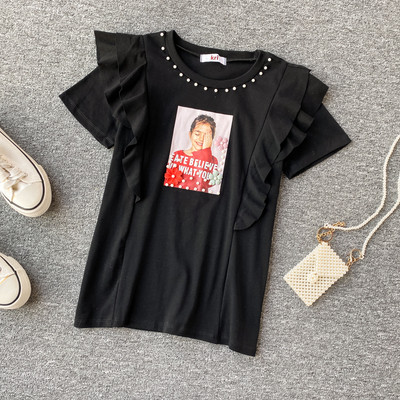 Bluză de damă modernă cu mâneci scurte și aplicație în mov, roz, galben, alb și negru