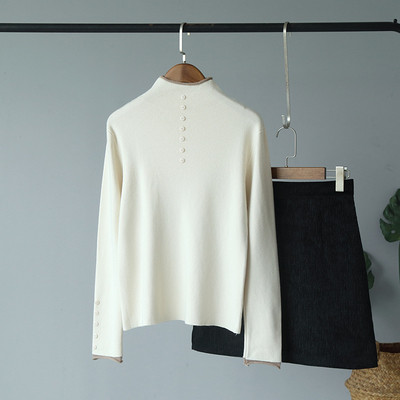 Bluză de damă modernă cu nasturi în alb, negru, galben și roz