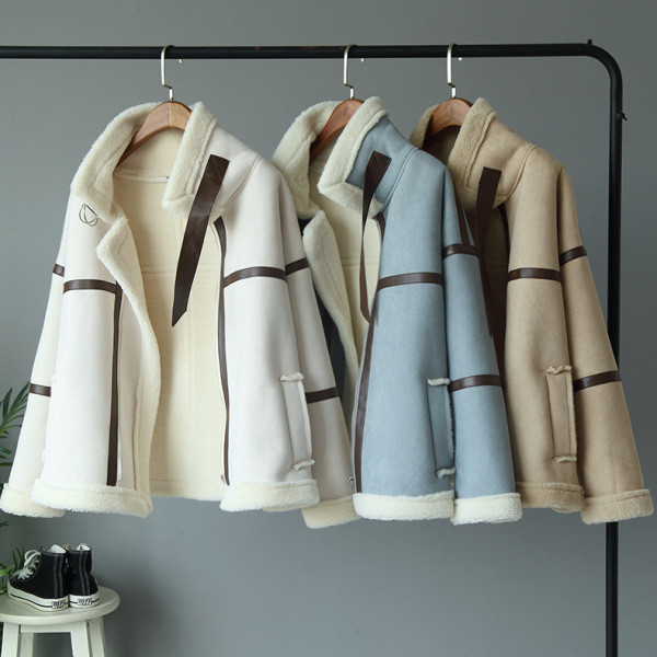 Geaca de iarna de dama cu captuseala moale in alb, albastru si bej