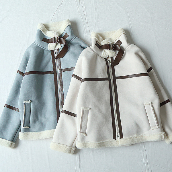 Geaca de iarna de dama cu captuseala moale in alb, albastru si bej