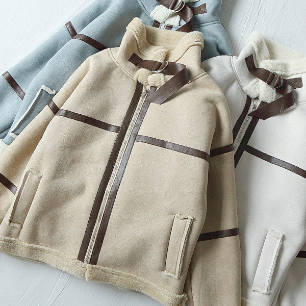 Geaca de iarna de dama cu captuseala moale in alb, albastru si bej