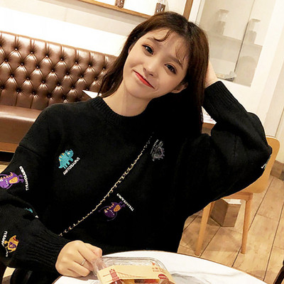 Pulover de iarna de dama cu broderie colorata in alb, galben, negru si albastru