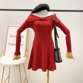 Női kötött ruha csupasz vállakat piros és fekete színben