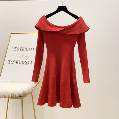 Női kötött ruha csupasz vállakat piros és fekete színben