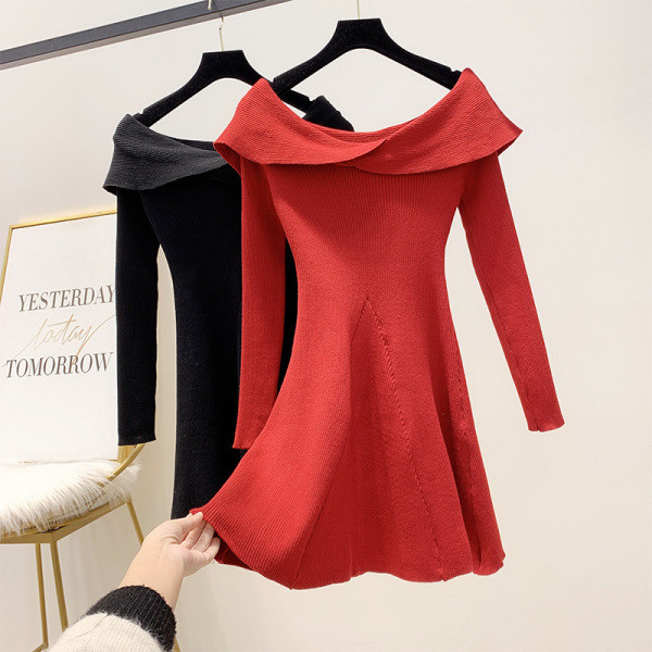 Női kötött ruha csupasz vállakat piros és fekete színben