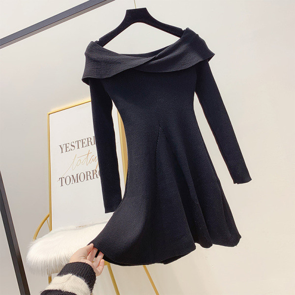 Női kötött ruha csupasz vállakat piros és fekete színben