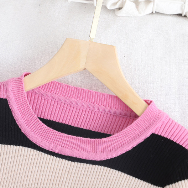 Pulover de dama cu dungi in albastru si roz cu decolteu rotund