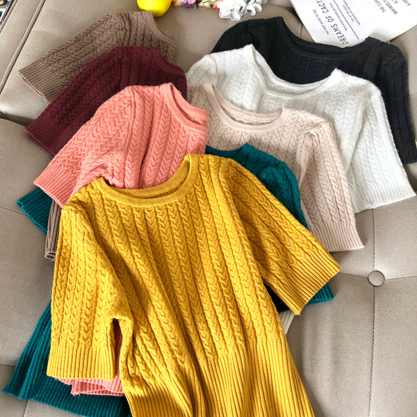 Női pulóver kerek nyakkivágással és rövid ujjú rózsaszín, sárga, bézs, fehér, bordó, zöld és fekete színekben