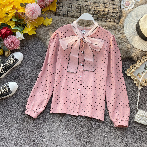 Modern női ing fehér, fekete és rózsaszín pöttyös szalaggal