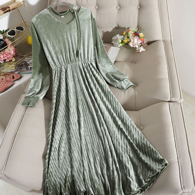 Retro stílusú női ruha zöld, rózsaszín és szürke színben, V-nyakú és hosszú ujjú