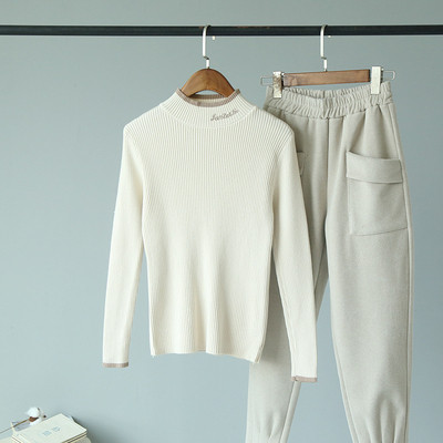 Bluză de damă toamnă-iarnă cu decolteu rotund în albastru, alb, galben, negru și roz