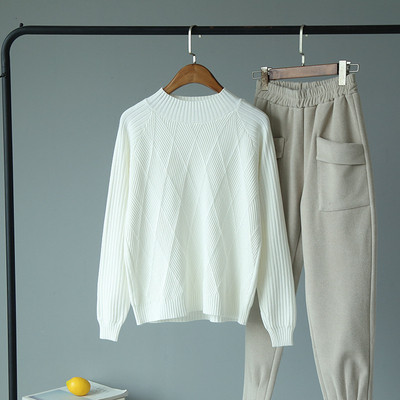 Női őszi-téli pulóver kerek nyakkivágással, sárga, kék, fehér, fekete és rózsaszín színekben