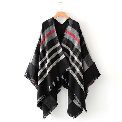 Női kockás poncsó retro stílusú, piros és fekete rojtokkal